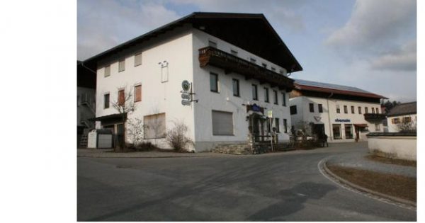 Stoppt die Rechten Halsbach (BRD) Braunes Haus an der Grenze